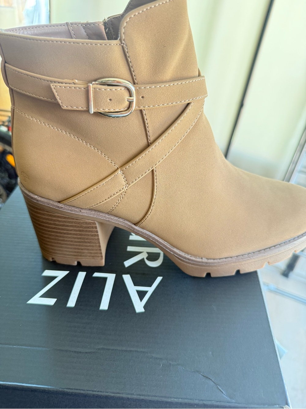 Naturalizer 11 Wide Tan Women's Ankle Boot
